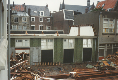 605875 Afbeelding van sloopwerkzaamheden aan het gebouw van de Gemeentelijke Muziekschool (Domplein 4) te Utrecht.